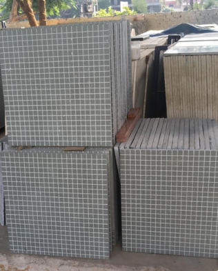 270-316X393_INTERIOR-LEFT-2-Acadian-Black